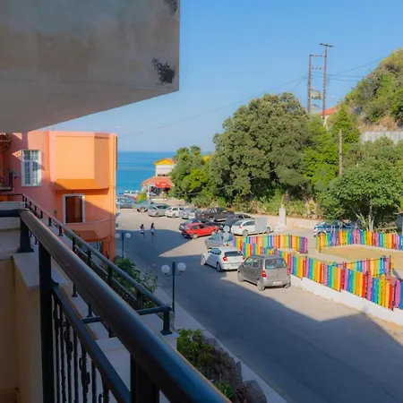 Ξενοδοχείο με διαμερίσματα Valsamis Πόρος